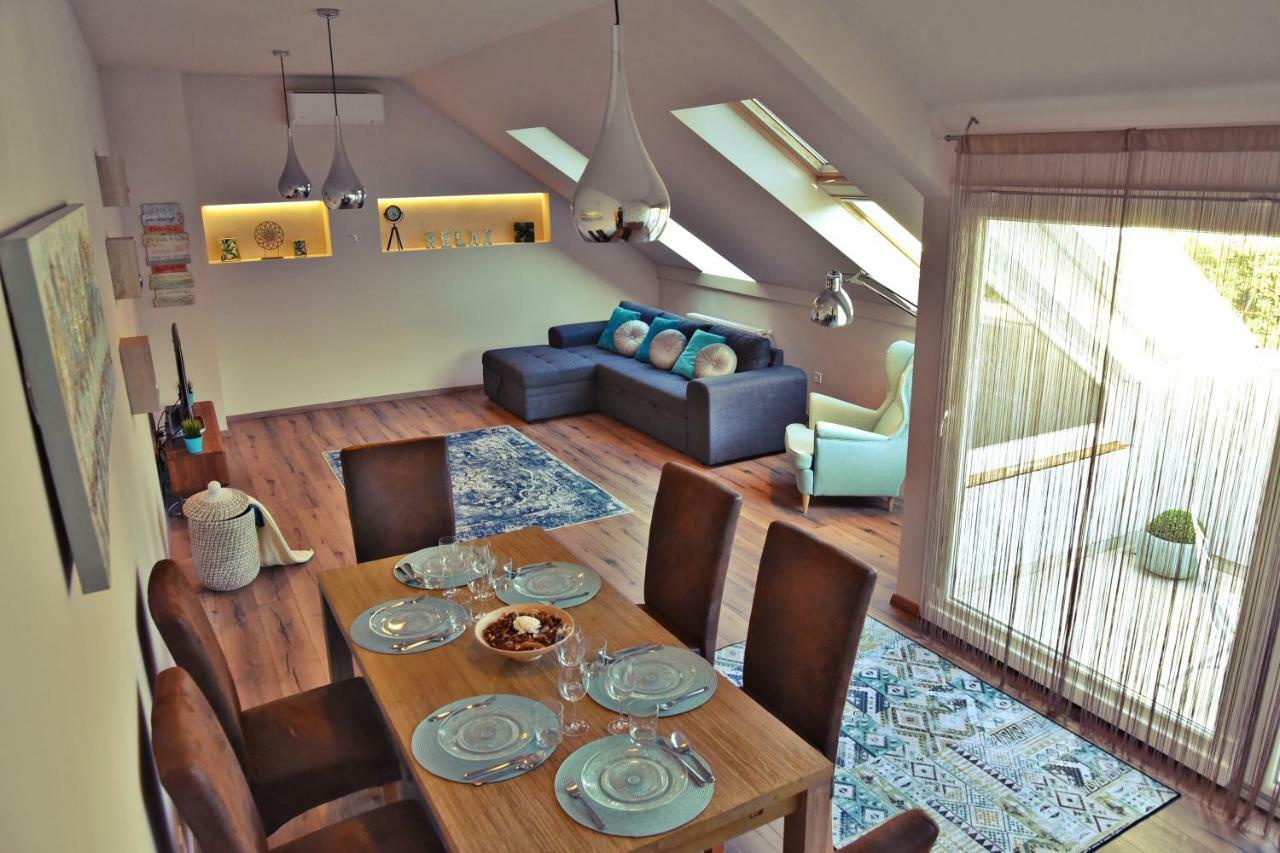 Luxury Family Penthouse Downtown *